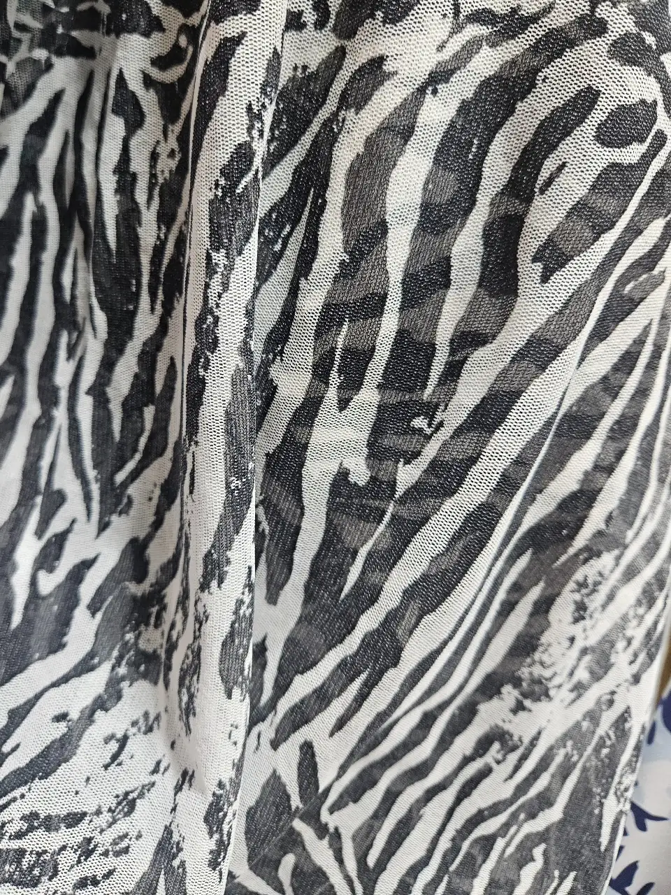 מבחר בדים במבצע