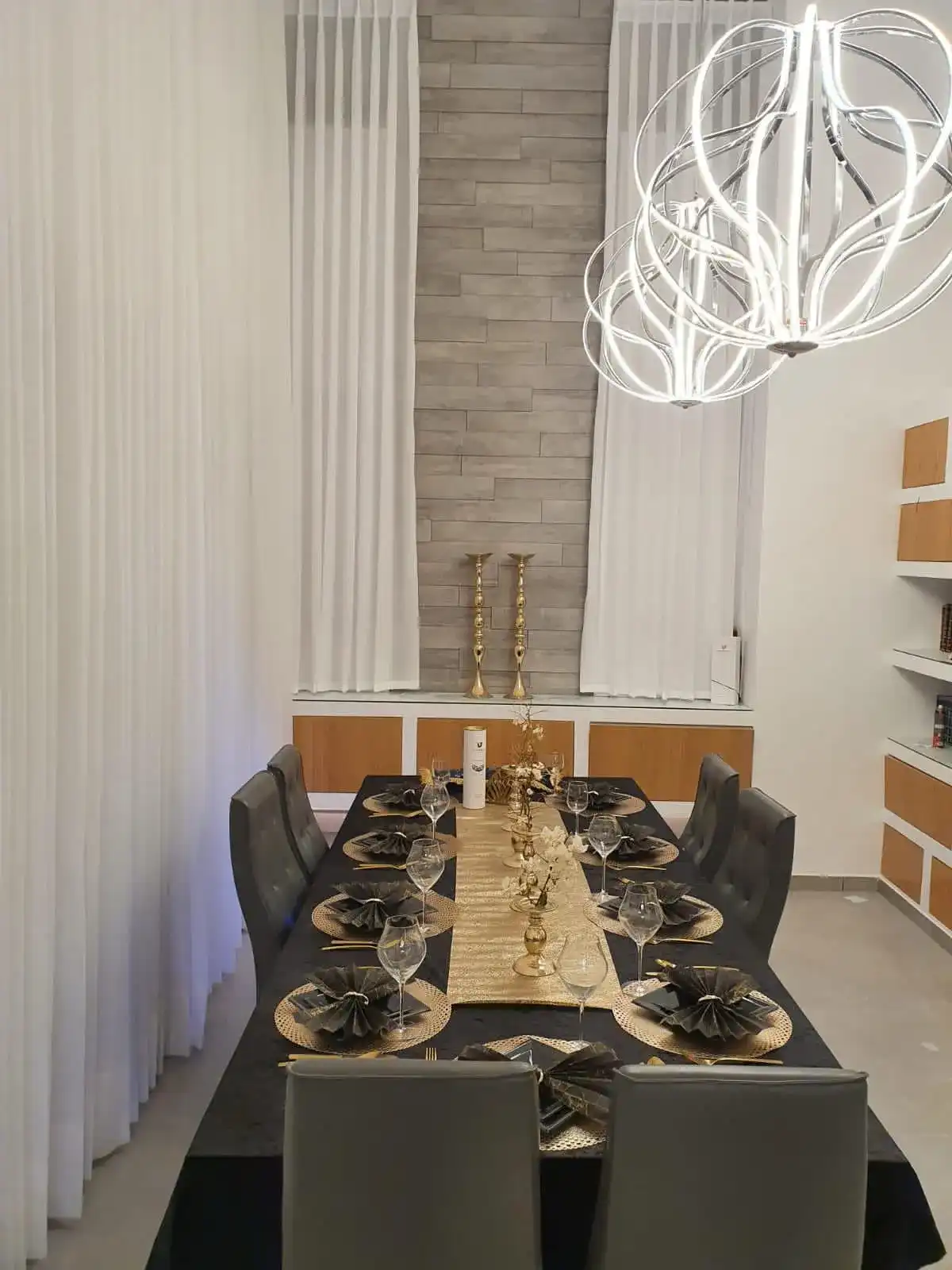 תפירת ווילונות לסלון