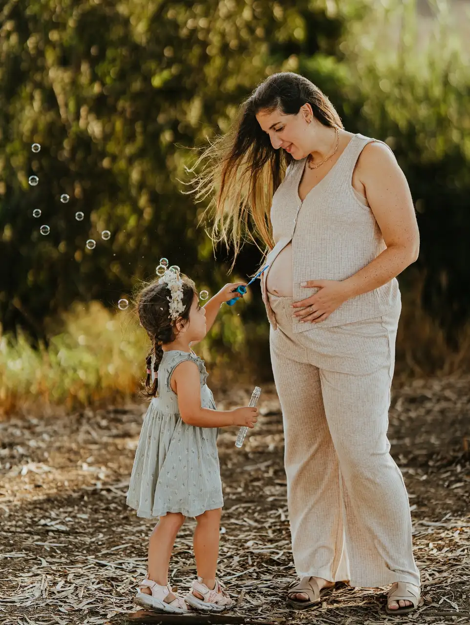 צילומי הריון סטודיו וטבע