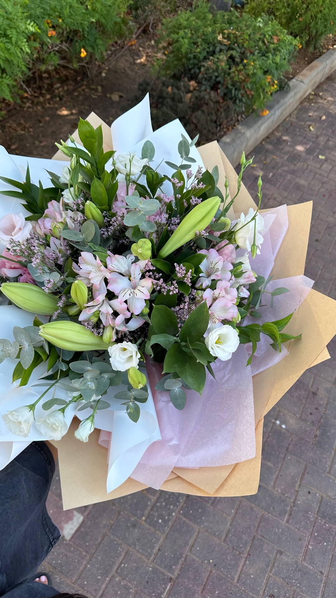 זר פרחים גדול