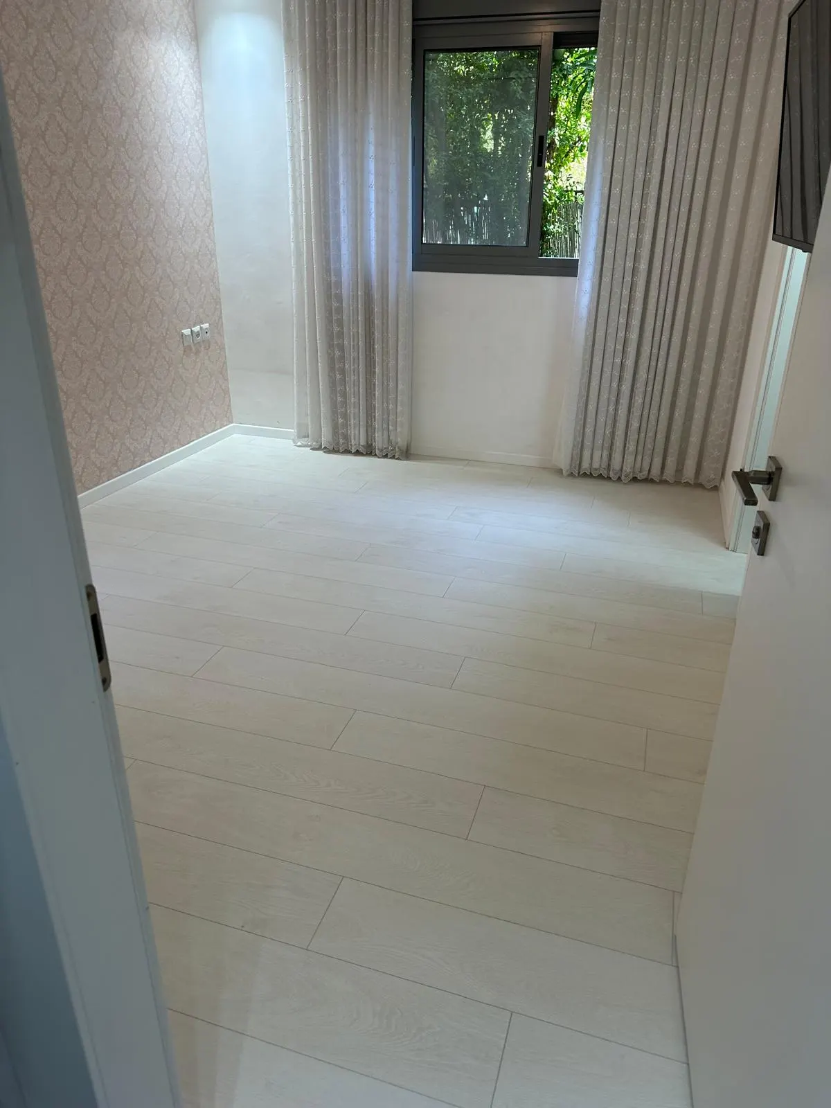 פרקט עץ בהיר