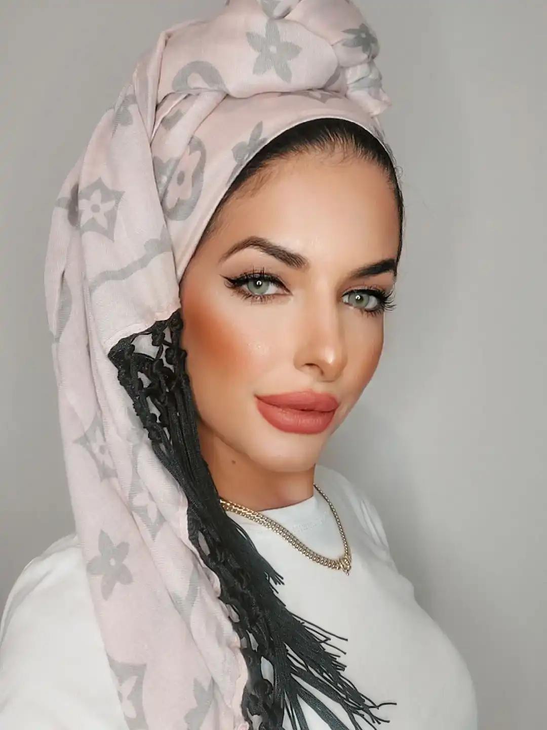 מטפחות מותגים  