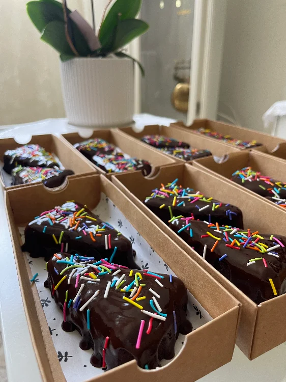 מגשי קינוחים