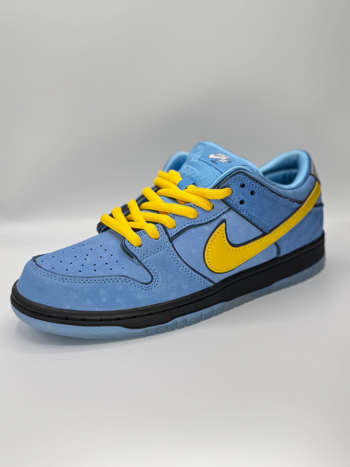 ‏Nike SB Dunk Low  “The Powerpuff Girls bubbles“