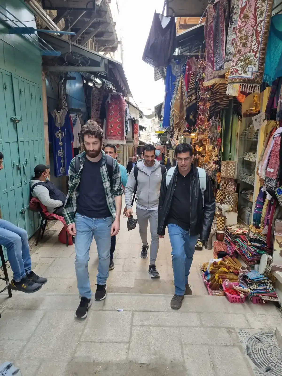 ירושלים פנים רבות לה