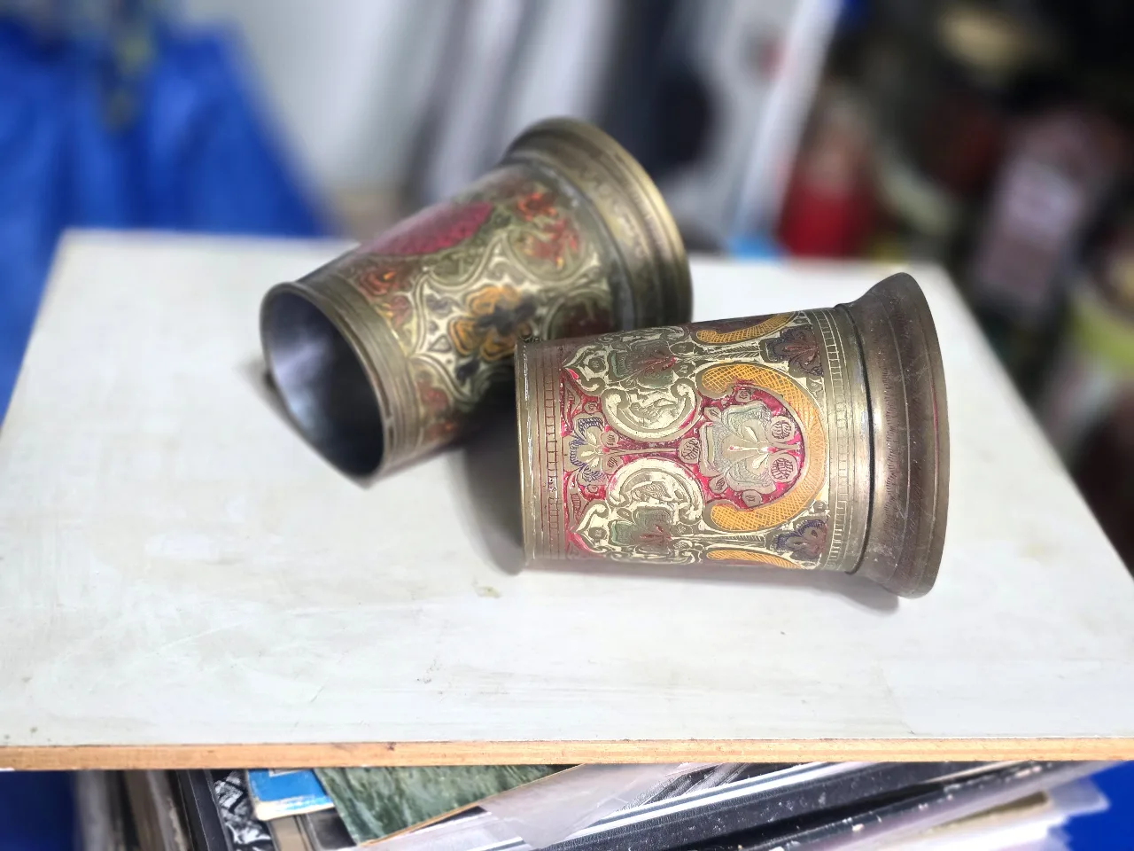 2 ספלים לבירה פליז ואמייל גובה 13 סמ..וינט'ג