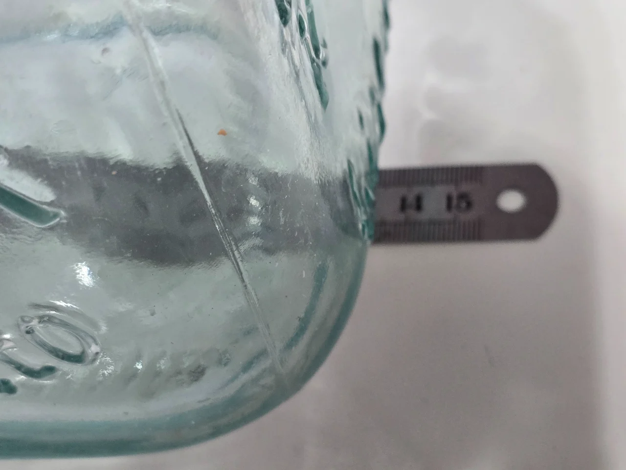 צנצנת גדולה ומסיבית מזכוכית עבה מכסה משהם וארץ מוצא איטליה