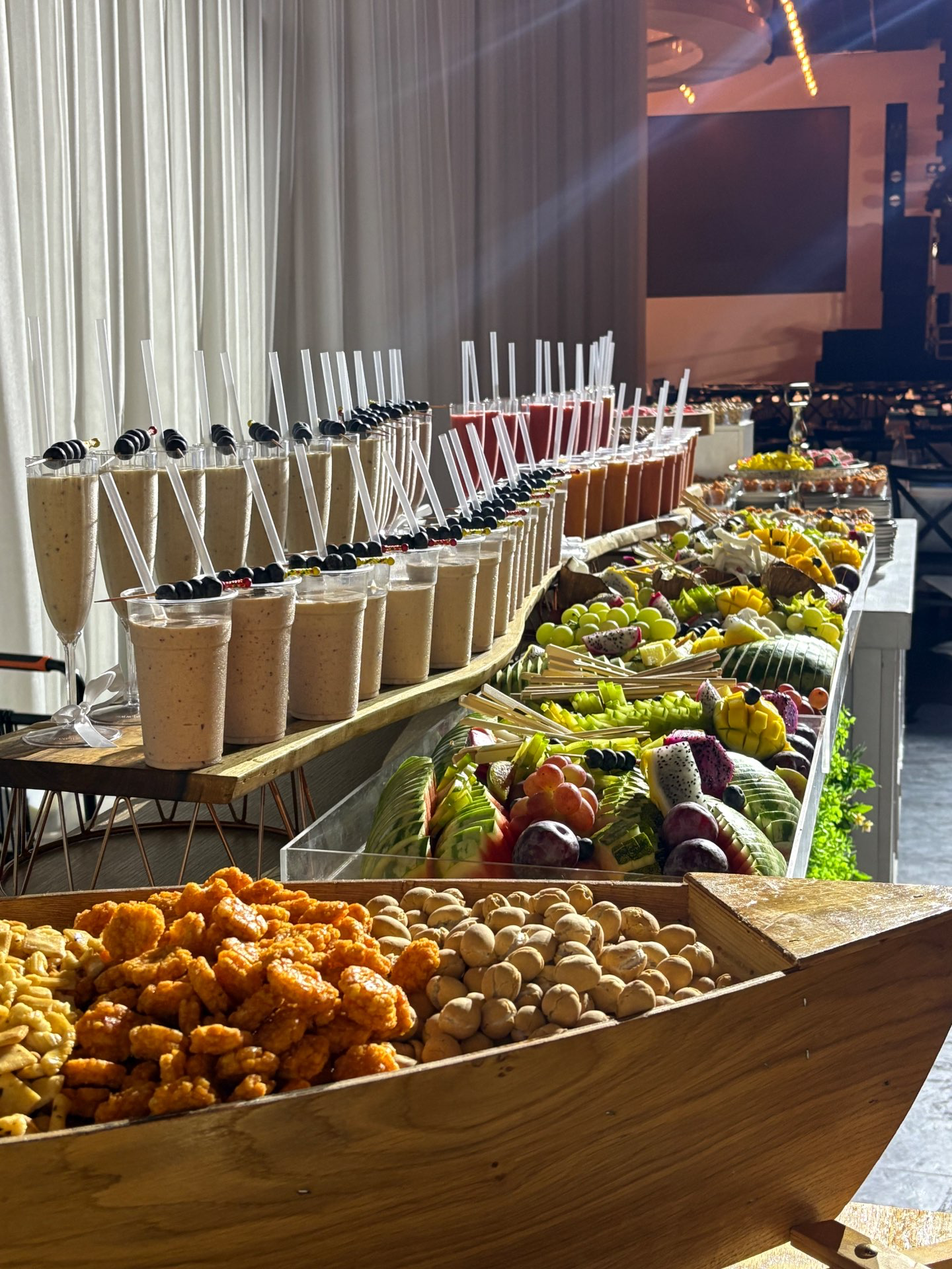 בר פירות 2.8 מטרים משולב פרישייקים טריים הכנה במקום!