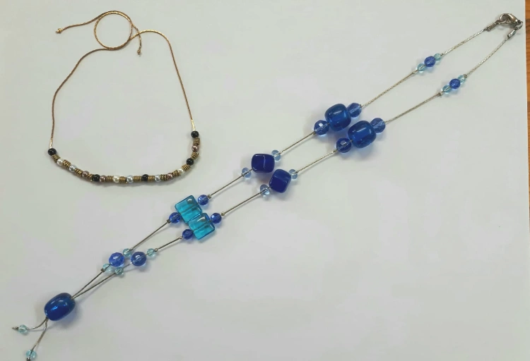 צמידי חרוזים