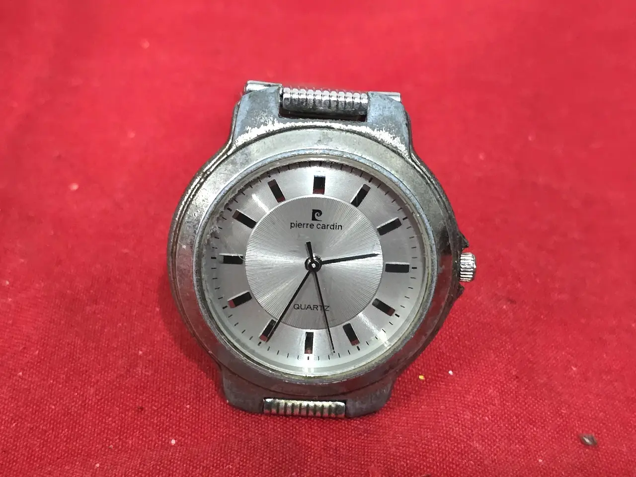 שעון יד יוניסקס שעון וינט'ג המותג פייר קראדן (Pierre Cardin) השעון במצב עבודה חוסר בסוללה