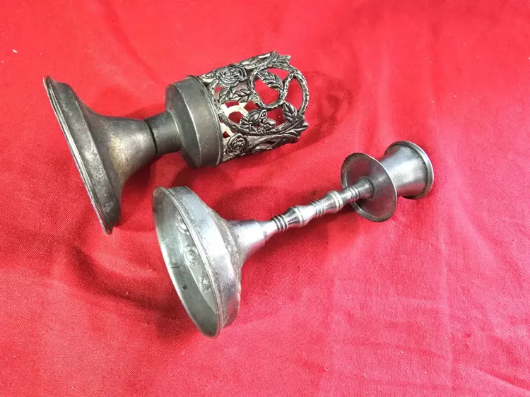 זוג פמוטים ישנים ממתכת