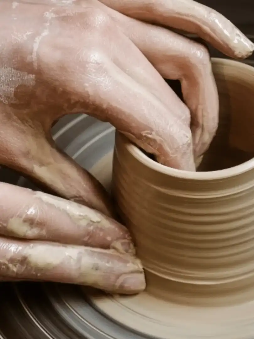 סדנאות פיסול מגוונות