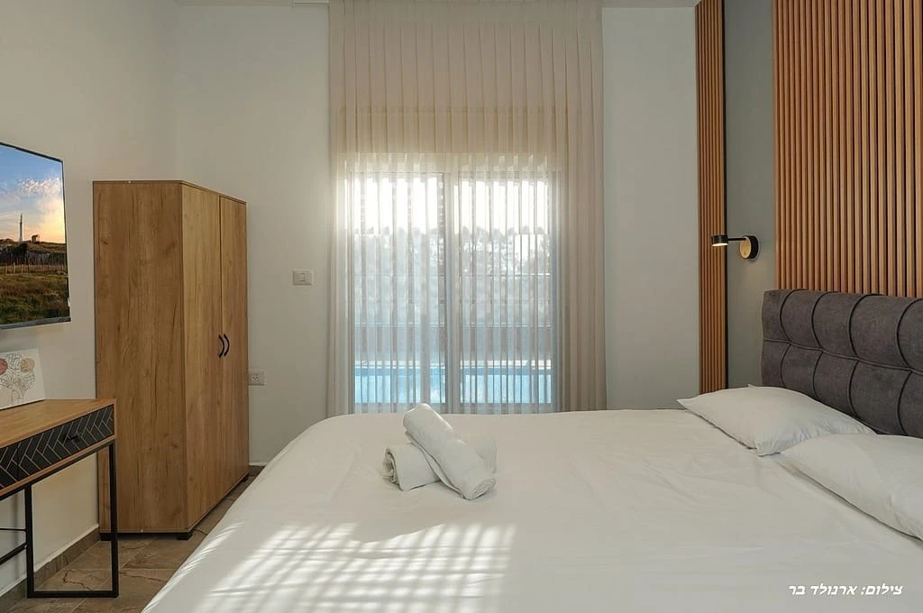 חדרי שינה עם שירותים ומקלחת פרטיים