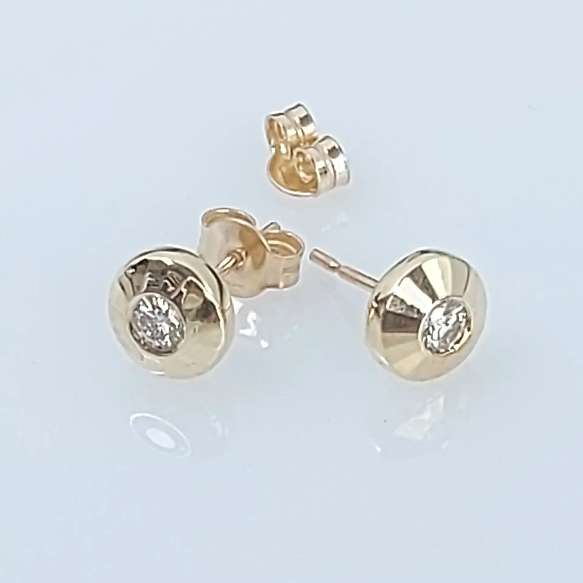 עגילי יהלומים צמודים זהב 14K