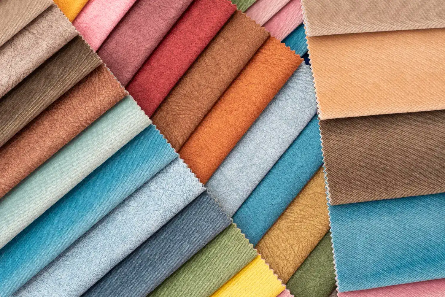 איך לבחור בד ריפוד שמתאים לספה שלכם