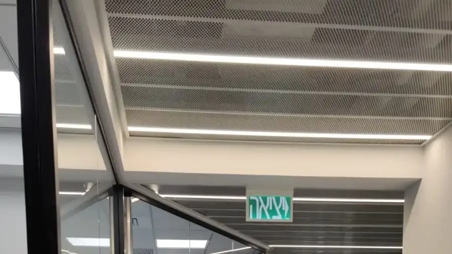  תקרות אקוסטיות צפות ומדבקות