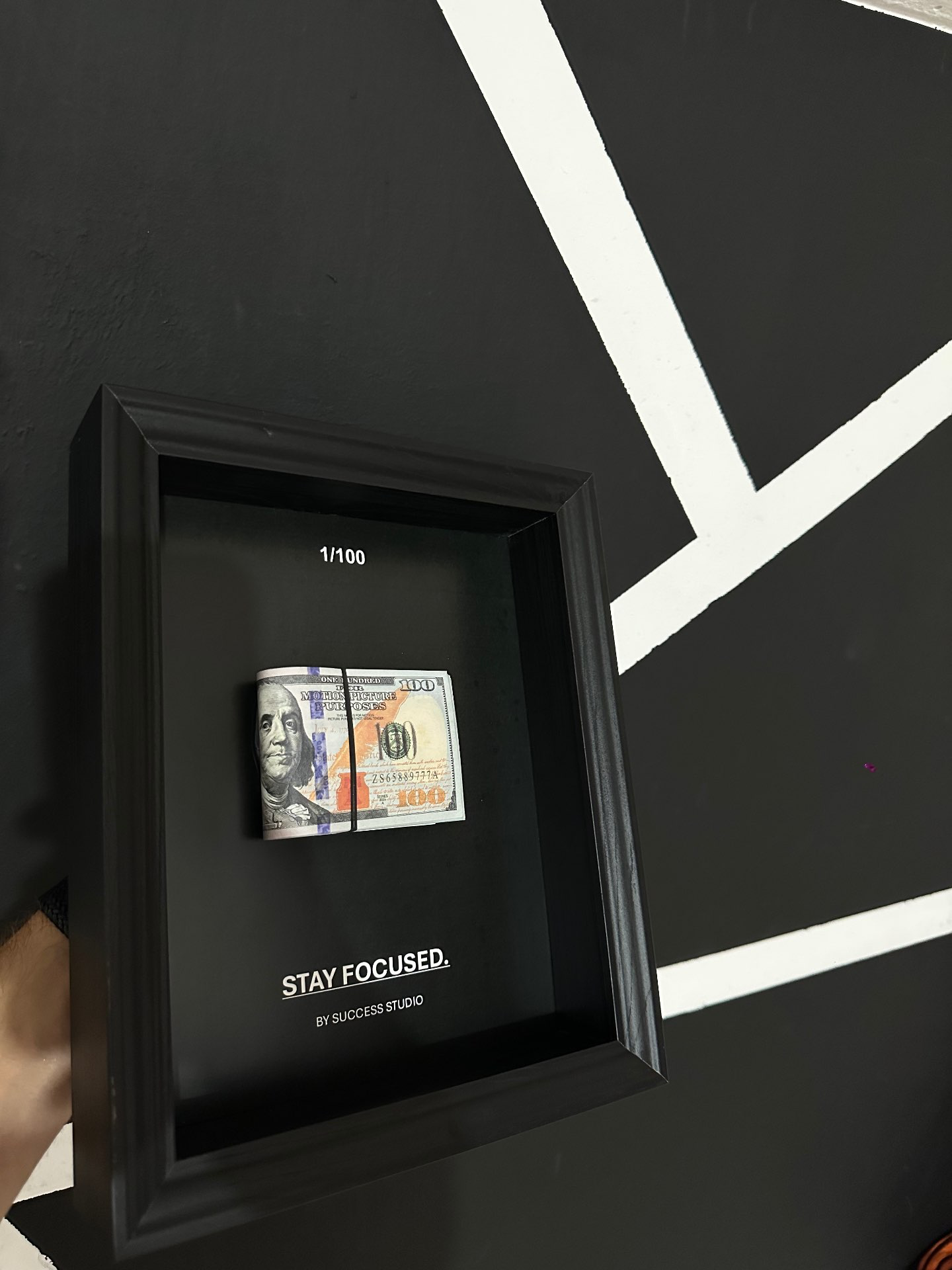 מסגרת Stay focused - מיקוד עוצמתי. חזון ברור.