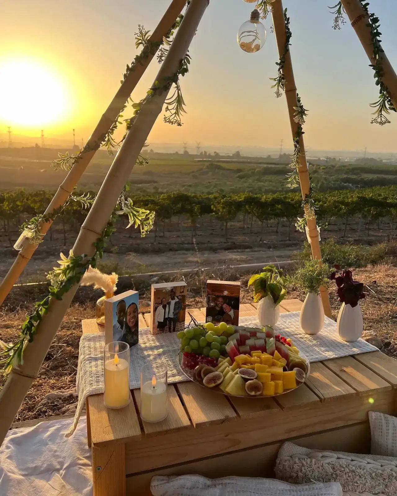 מגשי פירות, גבינות ויין להצעות נישואין – חוויה זוגית מושלמת