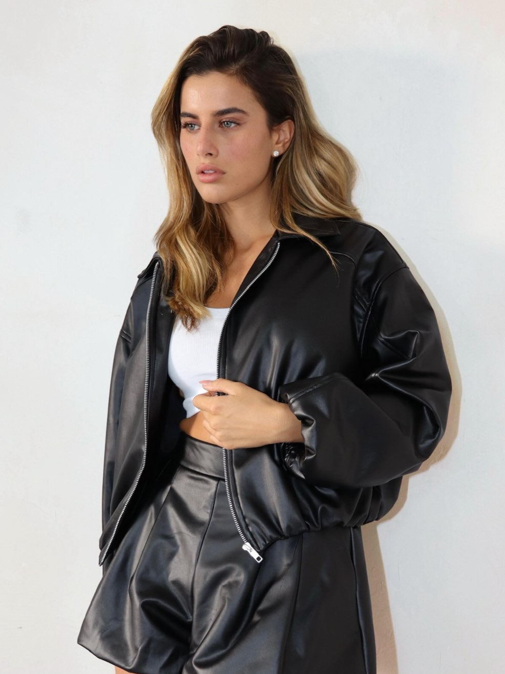 מעיל עור שחור