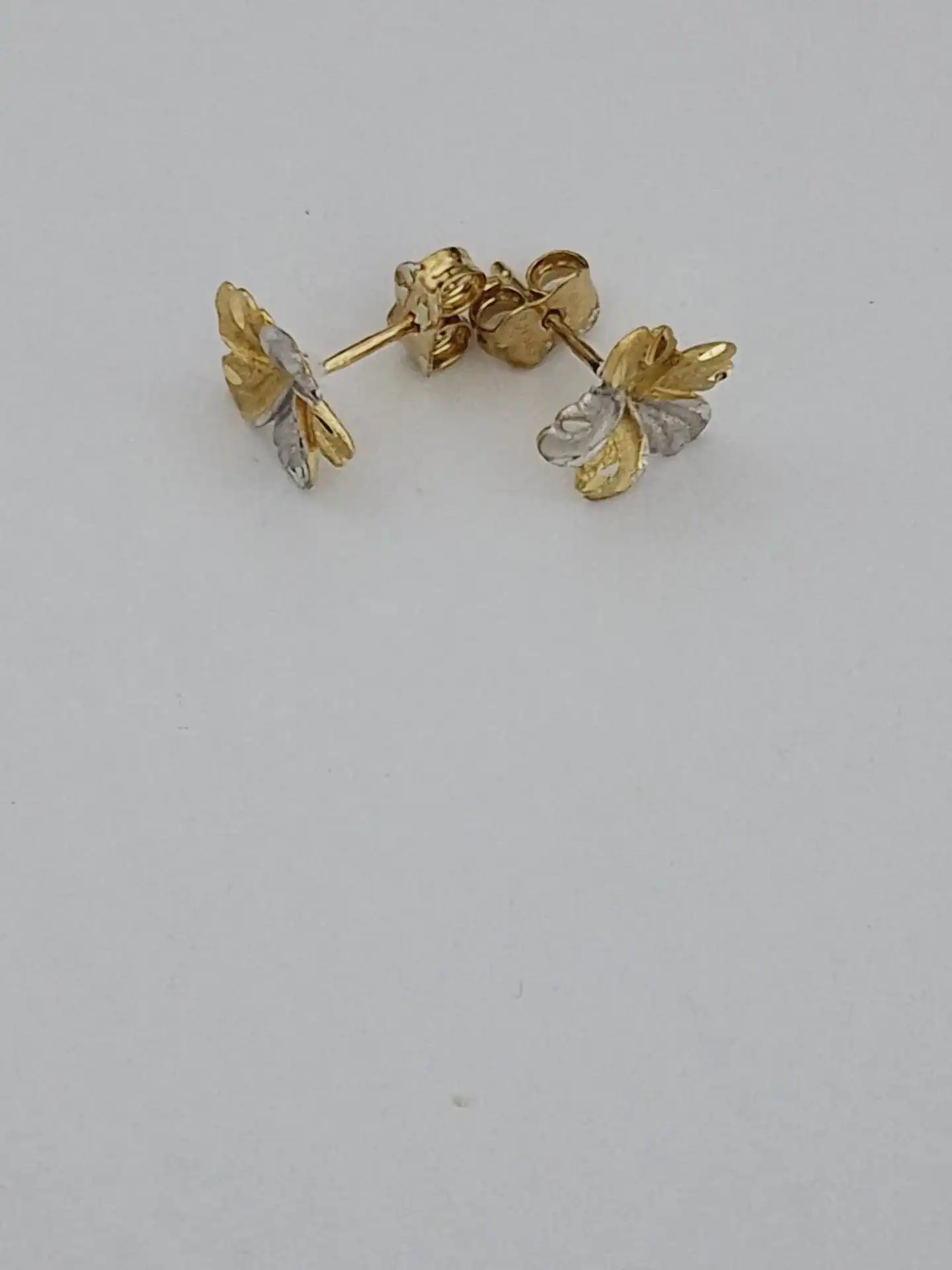 עגילים  פרח צמודים 14K  תוצרת איטליה