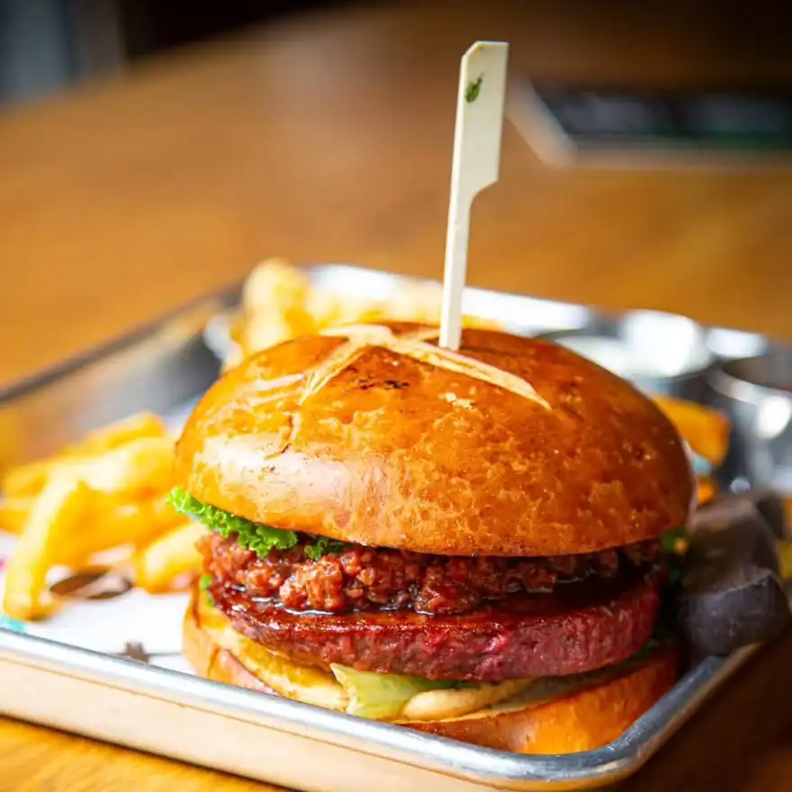 5 מנות טבעוניות שחייבים לטעום בפודטראק של Jburger