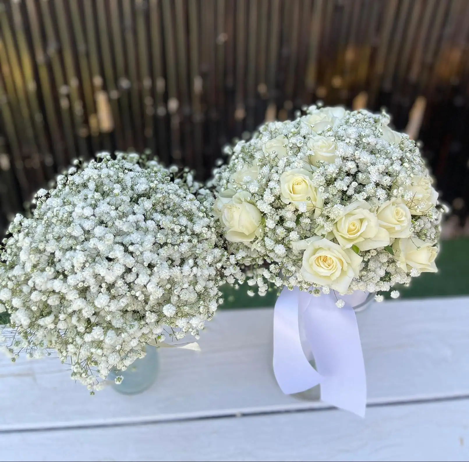 זר ורדים בשילוב גיבסנית