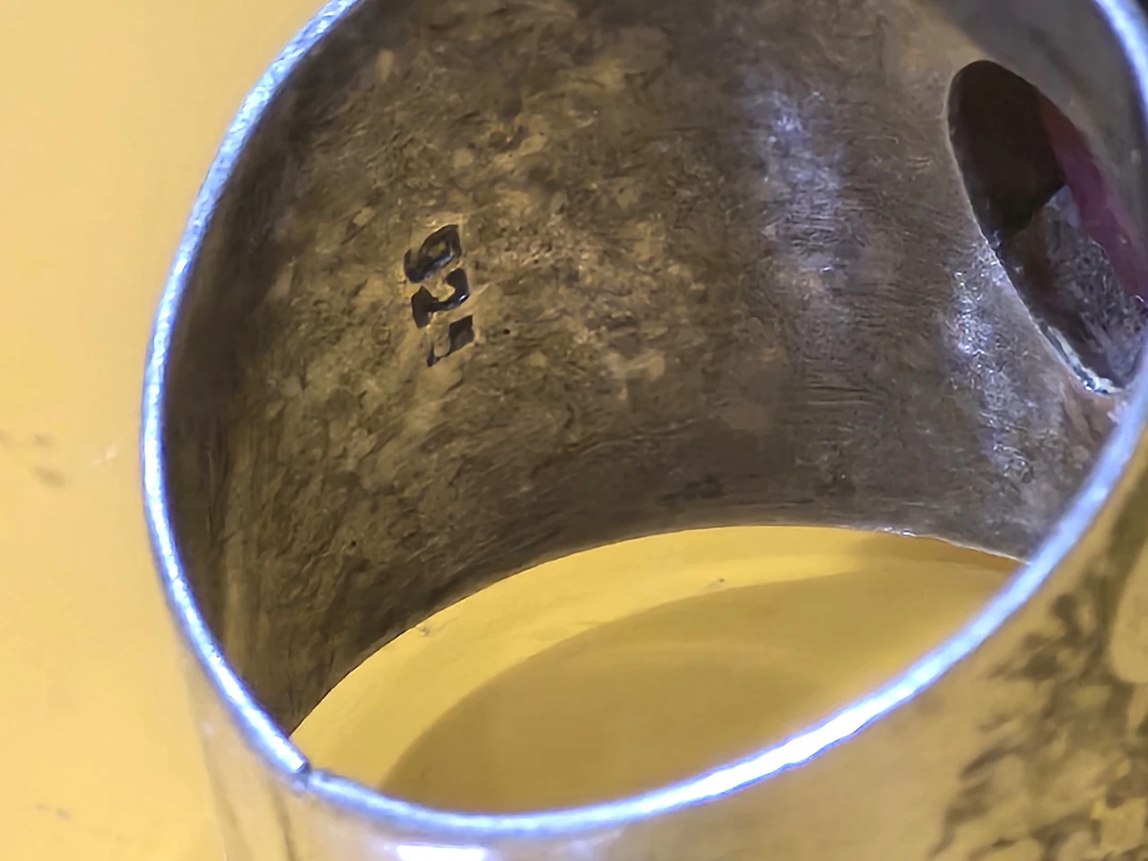 טבעת כסף 925 חתומה שבוץ אבן רודונייט טבעית האבן בדוגמת טיפה מידה 6\6.5