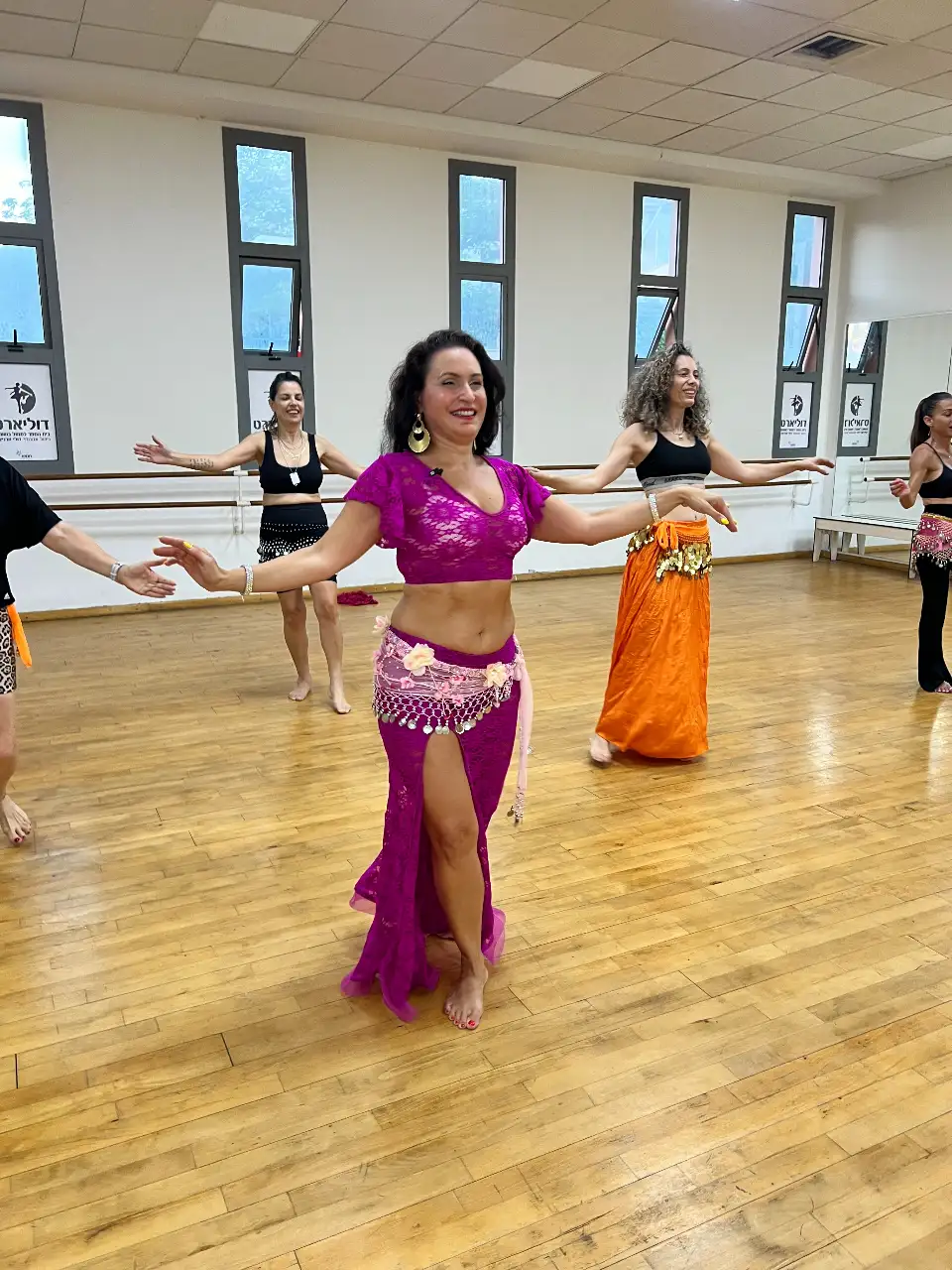 שיעור ריקודי בטן היכרות