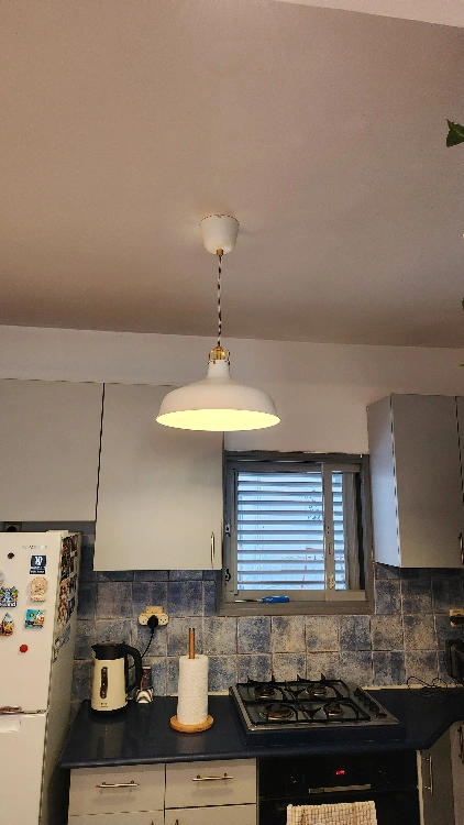 תליית גופי תאורה 