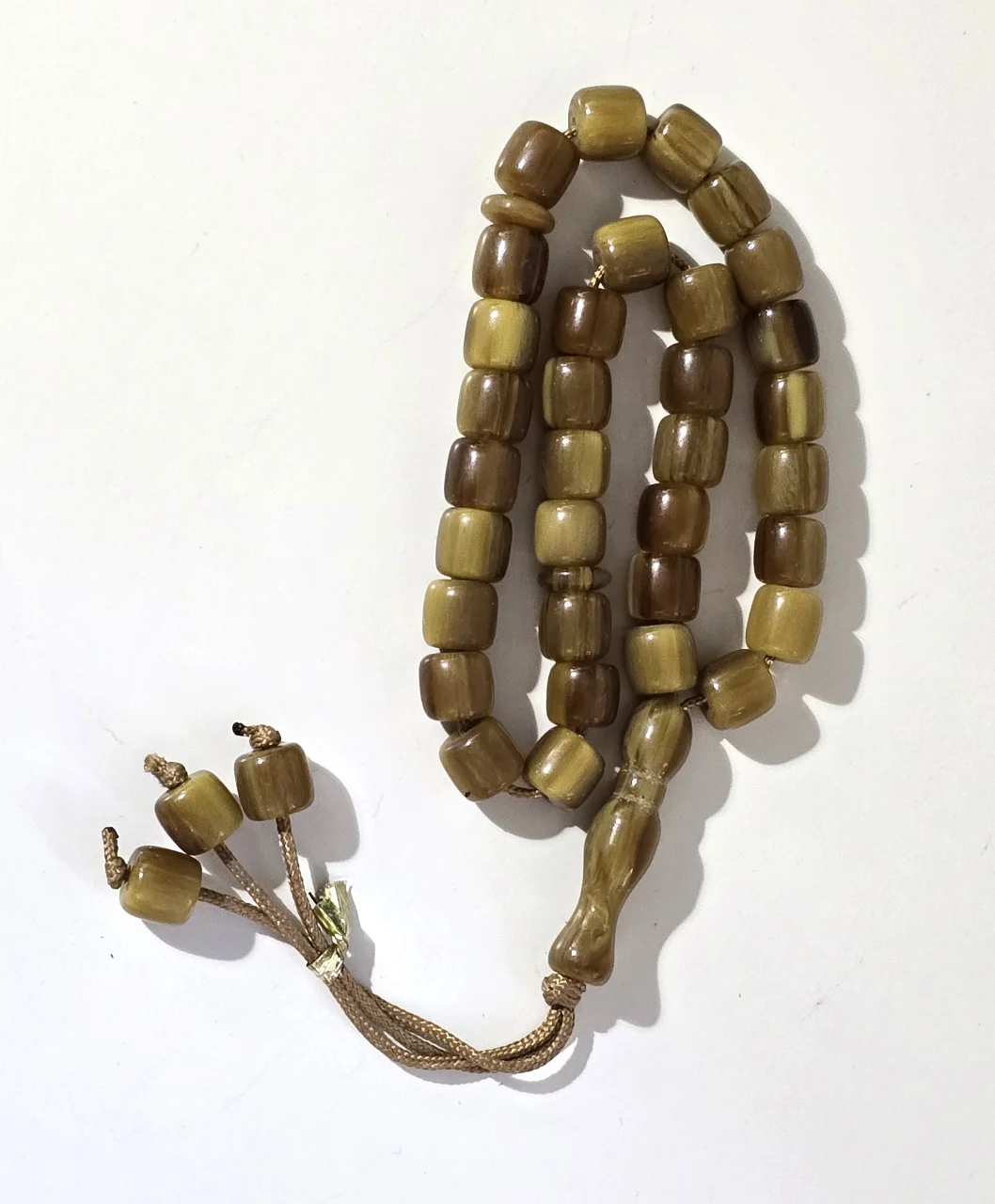 מסבאחה חרוזי תפילה ינטאג בעלת 33 חרוזים  .גודל 28 ס"מ