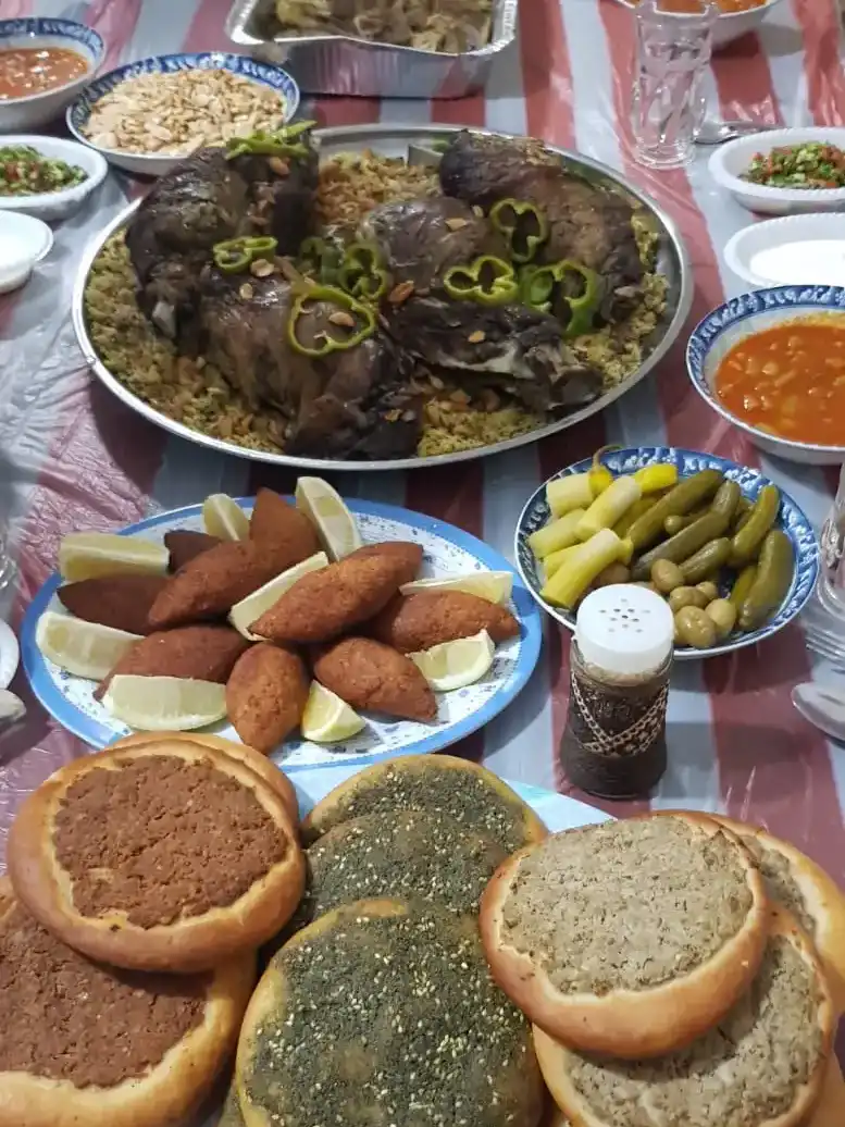 ירושלים פנים רבות לה