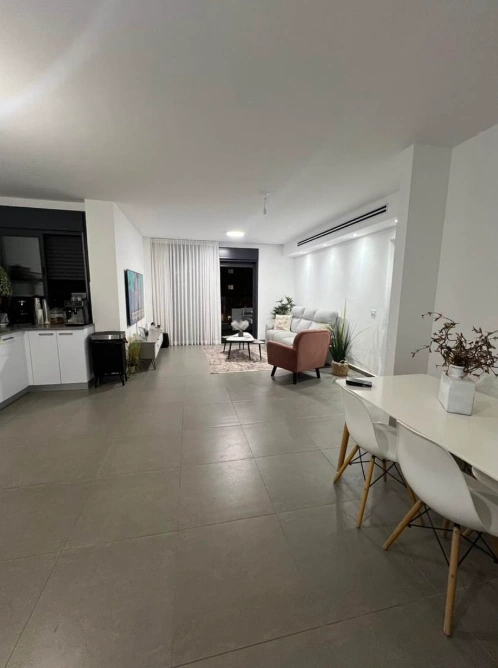 דירה 4 חדרים בשכונת עיר היין