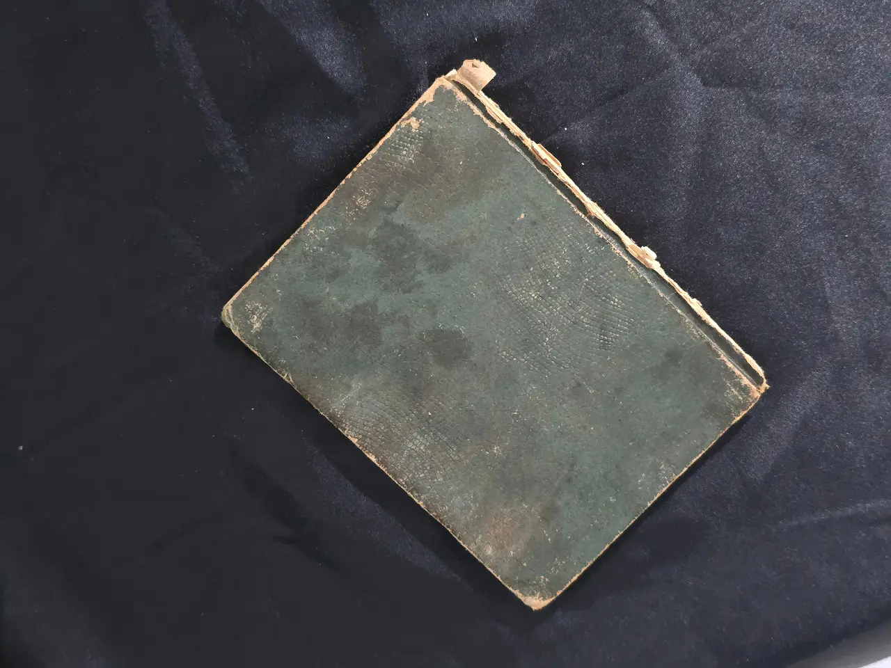 אלבום בולים שנות ה.60 מודבקים בולי מס קניה האלבום מלא בולים ארץ ישראל