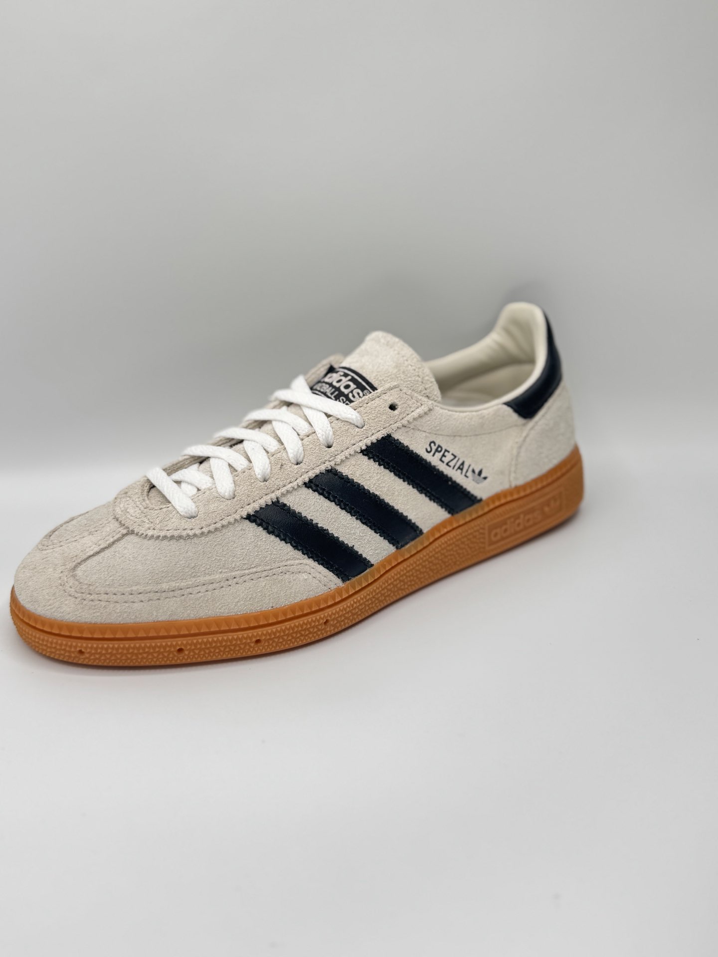 “Adidas Handball Spezial “Aluminum Core Black