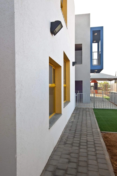 4 גני ילדים = 2 + 2 *נבנה*