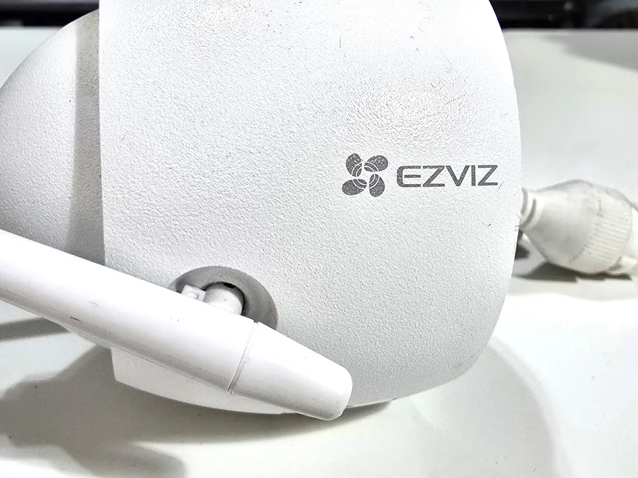 מצלמת הבטחה חיצונית מבית EZVUZ המצלמה מיועדת (עמידות למים ואבק .ראיית לילה