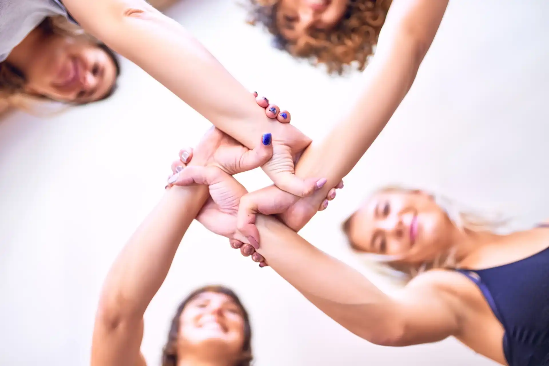 איך מפגשי מעגל נשים מחזקים תחושת שייכות וחיבור