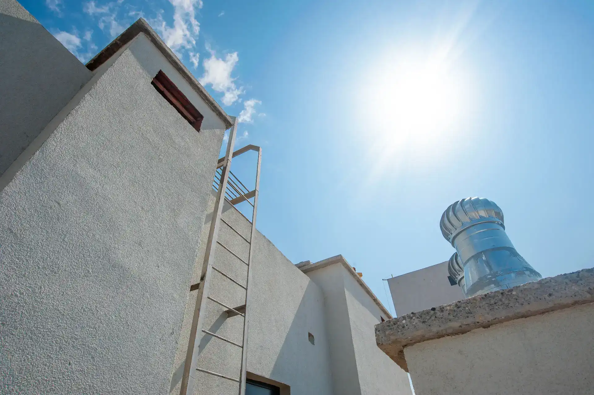 תיקון דודי שמש בראש העין – מים חמים בלי הפסקות