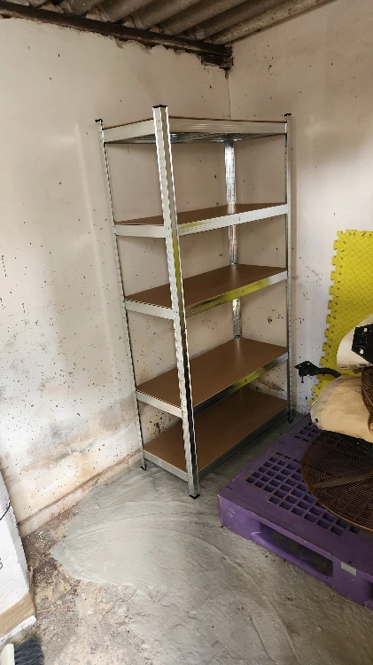 הרכבת מידוף וארונות פלסטיק  לבית והמחסן 