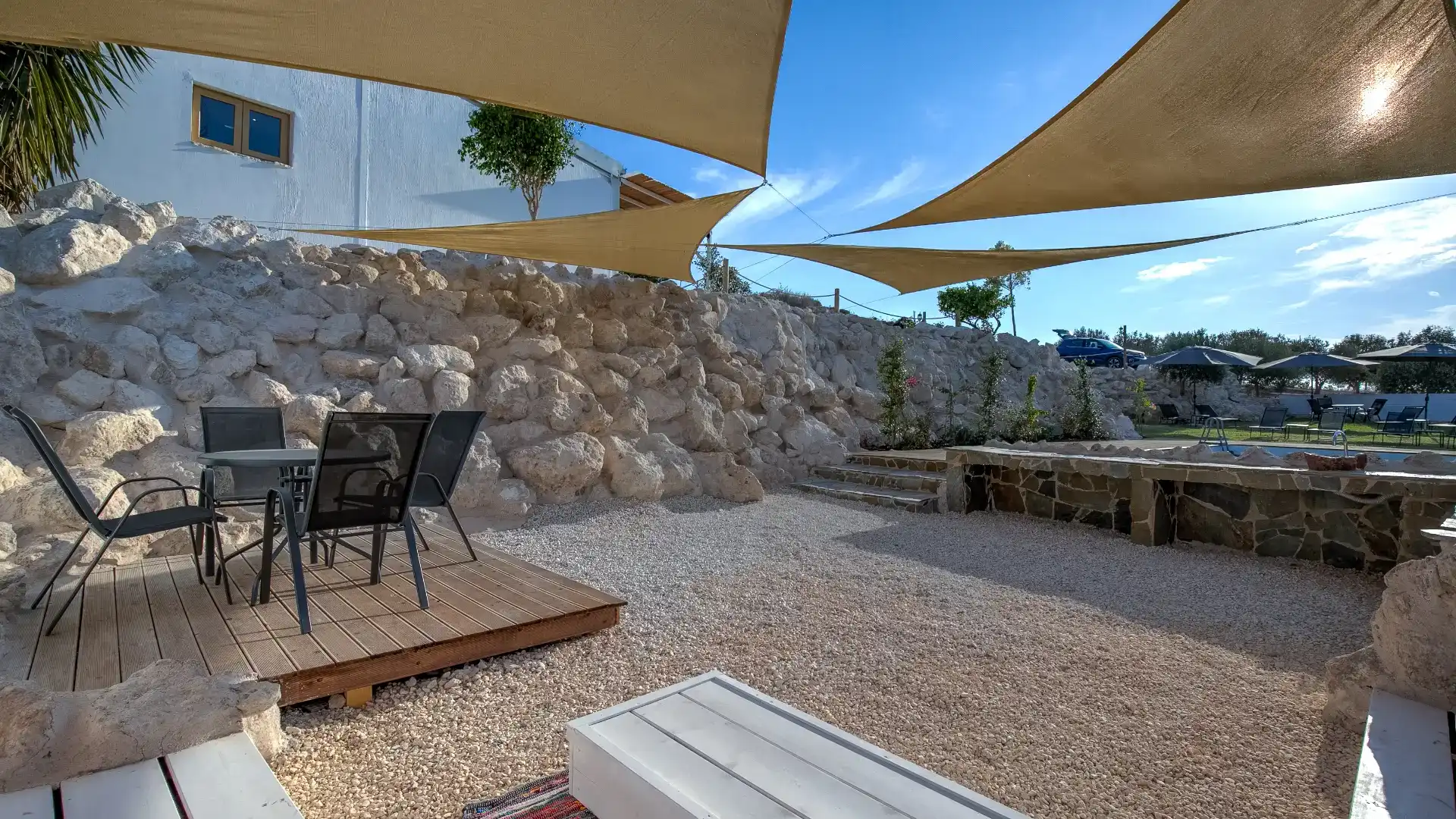 עבודות אבן טבעית- טרסות וריצוף חוץ