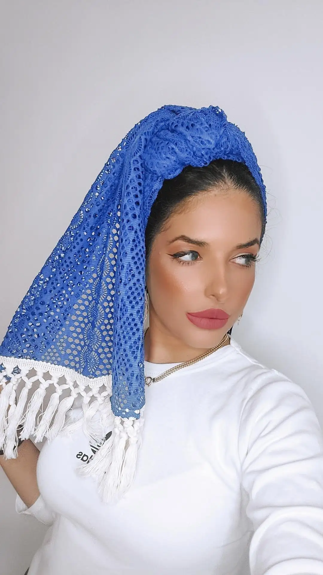 מדריך קשירה למטפחת תחרה