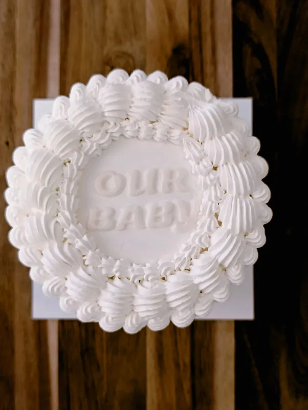 🩷🩵עוגה אישית🩷🩵  הקרם הפנימי מגלה לנו את מין הילוד🩷🩵 בת או בן???