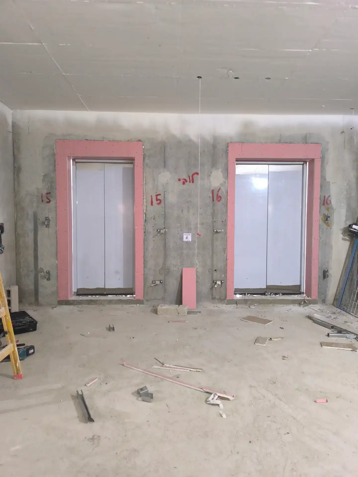  בנייה ועבודות מגבס