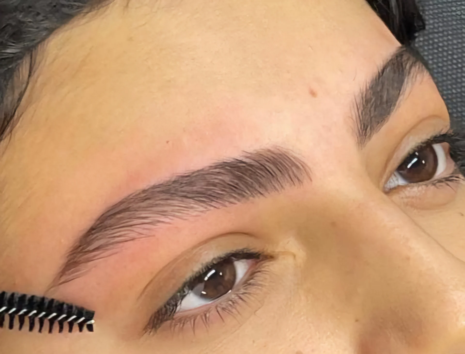 עיצוב גבות טבעיות – איך להשיג את המראה המושלם