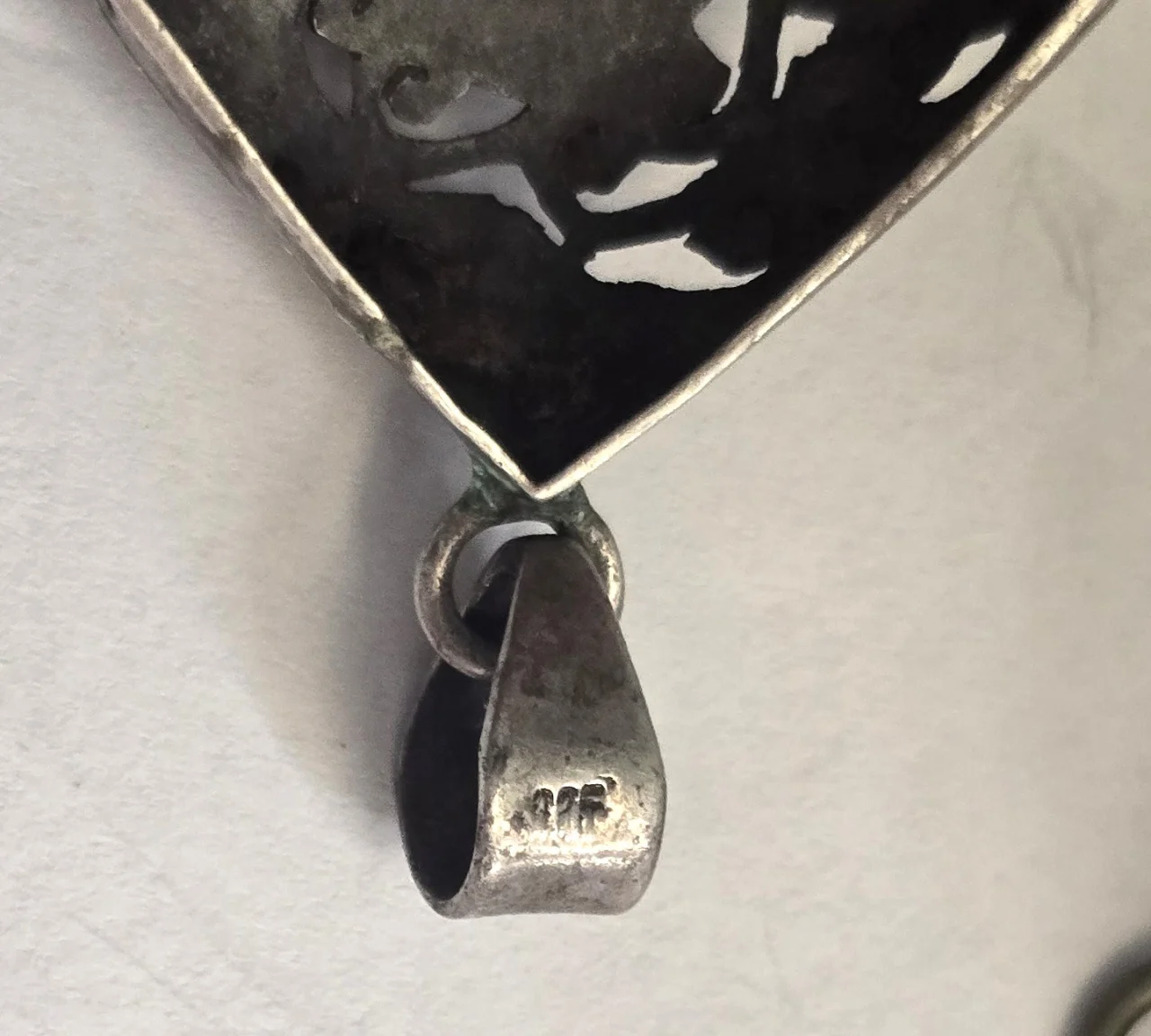 תליון כסף 925 ועגיל תואם אבן גדולה בצורת  טיפה לברדורייט