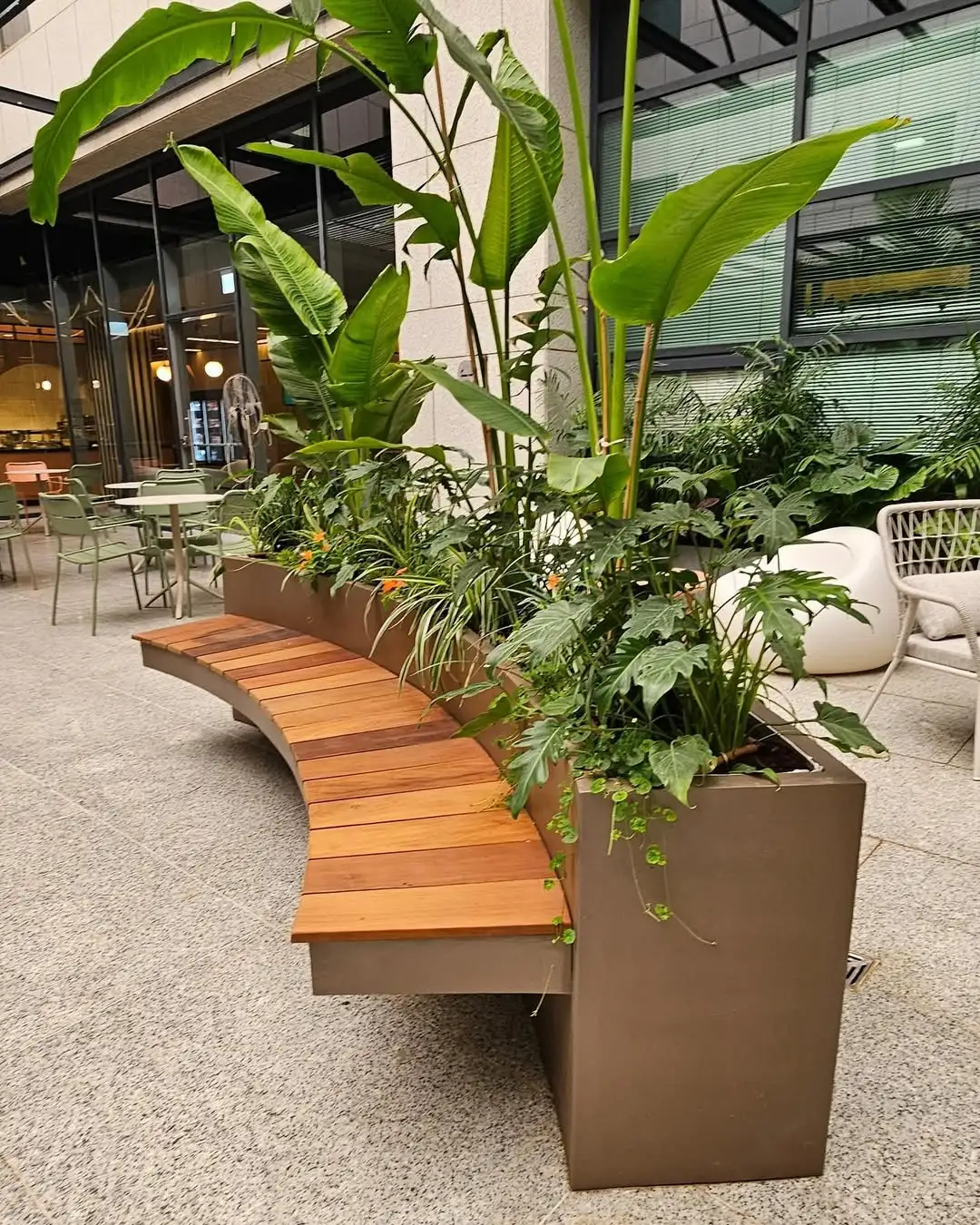 עבודות אומנות ורהיטים מיוחדים לבית ולחוץ