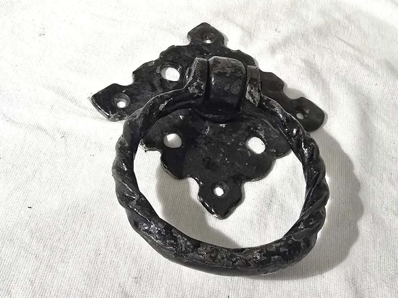 אלמנט דלת, מתכת, חלק מרובע: 9/9 ס"מ, עגול: קוטר: 10 ס"מ.