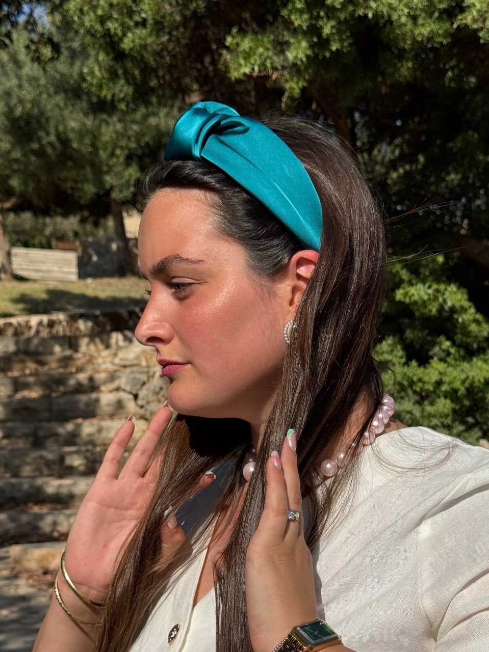 קשת קשירה סאטן-ירוק בקבוק