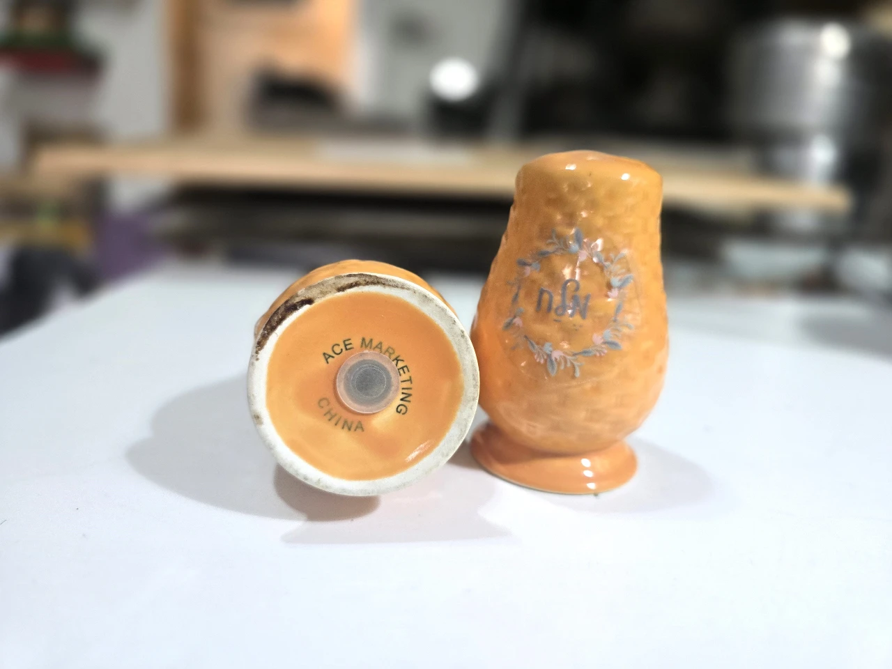 צמד כלים לאכסון פלפל ומלח גובה 10 ס'מ קרמיקה