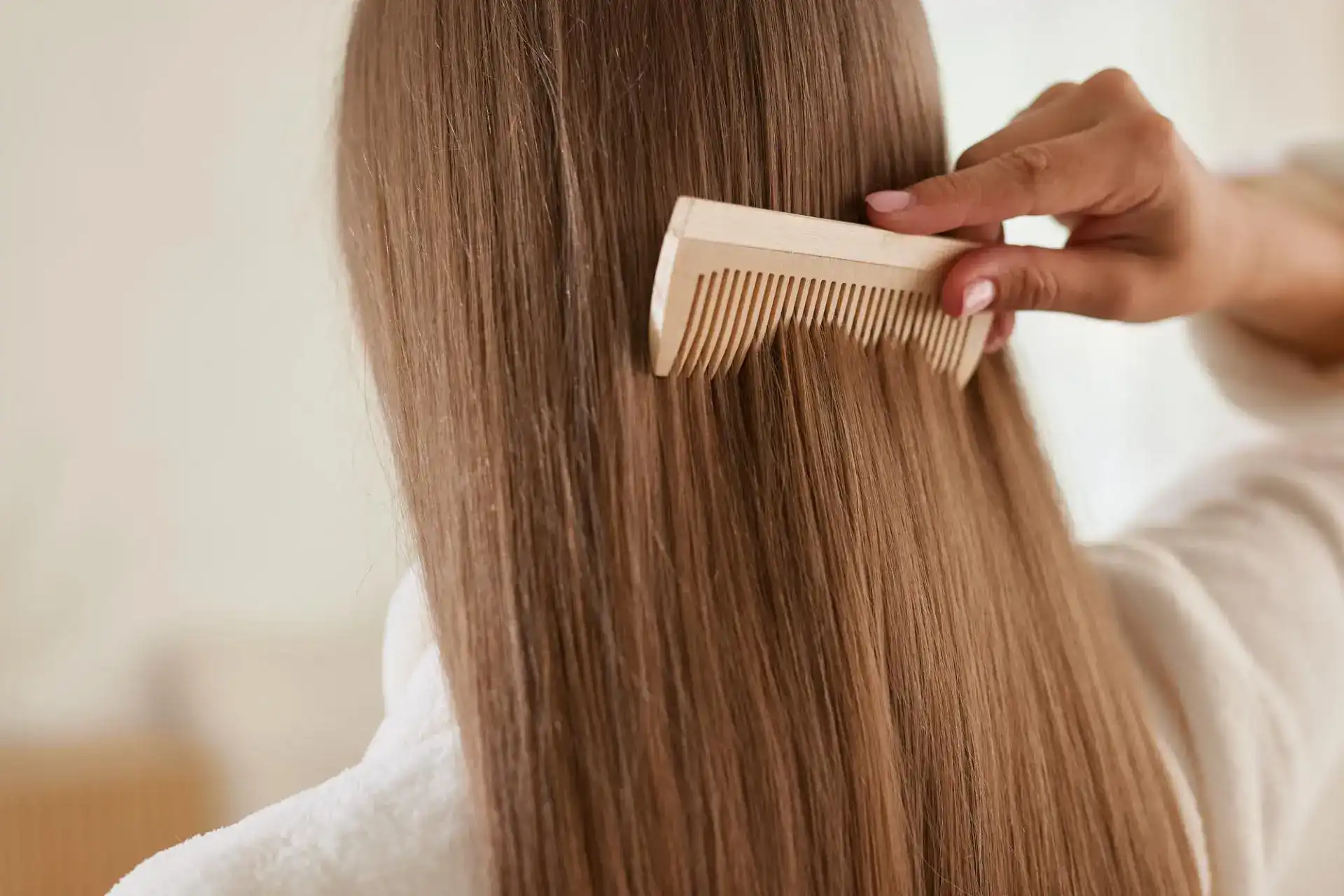 המדריך המלא לשיקום שיער יבש ופגום